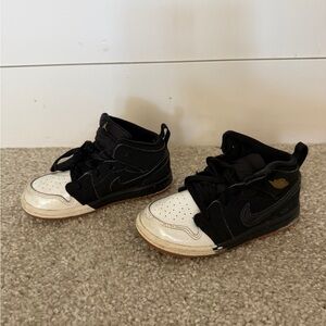 Air Jordan 1 Retro Mid Gs Gold And Gum Kids Black and White Sneakers